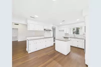 8918 Bold Forest Drive, Houston, TX 77088 - Photo 7