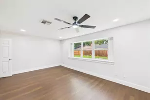 8918 Bold Forest Dr, Houston, TX 77088 - Photo 13