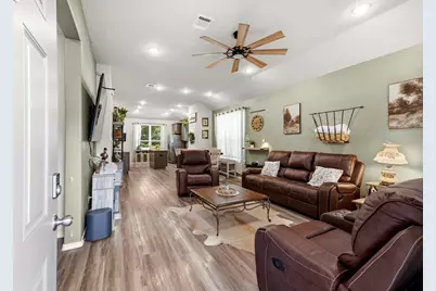 123 Town and Country Road, Huntsville, TX 77320 - Photo 3