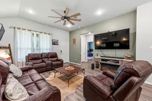 123 Town and Country Rd, Huntsville, TX 77320 - Photo 5