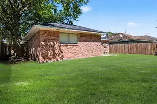 1911 Bogatto St, La Marque, TX 77568 - Photo 21