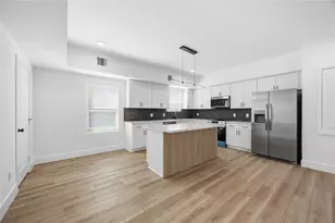 801 E 32nd 1/2 St, Houston, TX 77022 - Photo 17