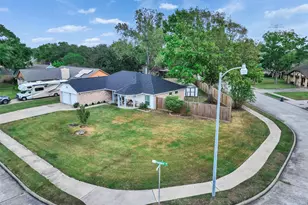 628 Meadowbriar St, League City, TX 77573 - Photo 37