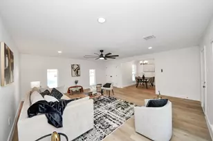 8706 Meadowview Dr, Houston, TX 77037 - Photo 17