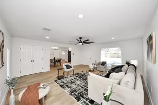 8706 Meadowview Dr, Houston, TX 77037 - Photo 5