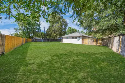 8706 Meadowview Drive, Houston, TX 77037 - Photo 39