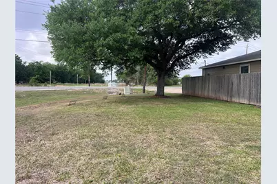 2847 Golf Crest Drive, Wharton, TX 77488 - Photo 7