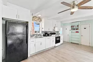 1014 Seashell Dr, Freeport, TX 77541 - Photo 9