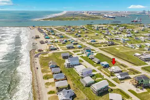 922 Seashell Dr, Surfside Beach, TX 77541 - Photo 1