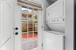 722 Bering Dr #G, Houston, TX 77057 - Photo 11