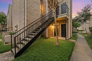 722 Bering Dr #G, Houston, TX 77057 - Photo 1