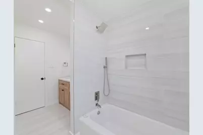 5950 Dumfries Dr, Houston, TX 77096 - Photo 21