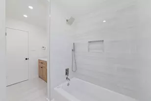 5950 Dumfries Dr, Houston, TX 77096 - Photo 21
