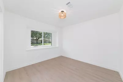 5950 Dumfries Dr, Houston, TX 77096 - Photo 5