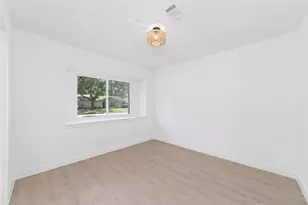 5950 Dumfries Dr, Houston, TX 77096 - Photo 5