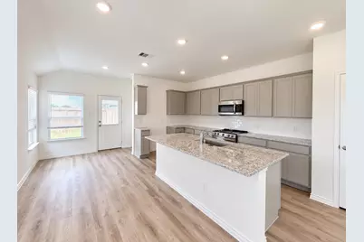 507 Oak Chase Avenue, Dayton, TX 77535 - Photo 7