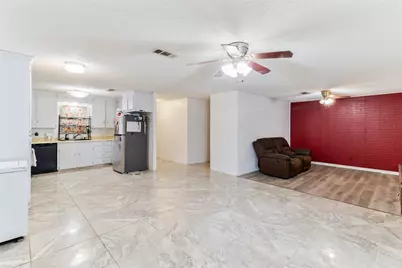 103 S Ringgold Street, West Columbia, TX 77486 - Photo 3