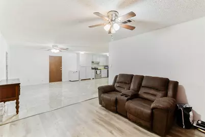 103 S Ringgold Street, West Columbia, TX 77486 - Photo 5