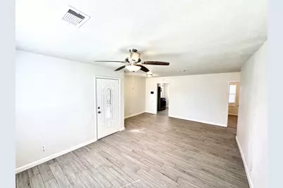 2320 29th Avenue N, Texas City, TX 77590 - Photo 7
