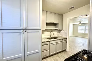 2320 29th Ave N, Texas City, TX 77590 - Photo 17