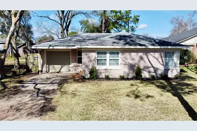 2320 29th Avenue N, Texas City, TX 77590 - Photo 1