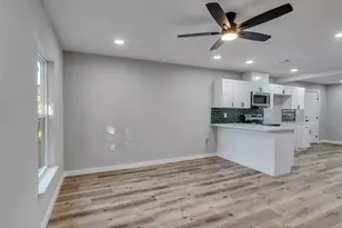 404 17th Ave N, Texas City, TX 77590 - Photo 3