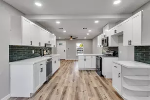 404 17th Ave N, Texas City, TX 77590 - Photo 9