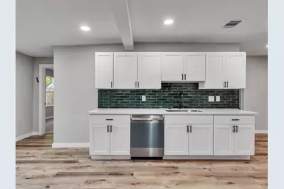 404 17th Avenue N, Texas City, TX 77590 - Photo 11