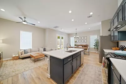 911 W 35th Street #C, Houston, TX 77018 - Photo 17