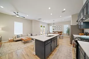 911 W 35th St, Houston, TX 77018 - Photo 17