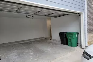 8203 Oak Knoll Ln, Houston, TX 77028 - Photo 7