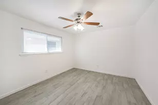 6207 Briar Glade Dr, Houston, TX 77072 - Photo 25