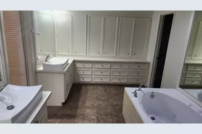 2127 Manor Green Drive, Houston, TX 77077 - Photo 15
