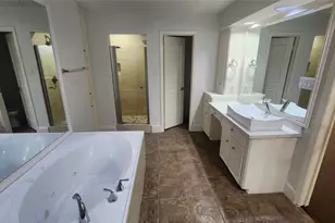 2127 Manor Green Dr, Houston, TX 77077 - Photo 19