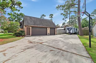 3902 Savell Dr, Baytown, TX 77521 - Photo 5