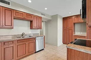 2200 Willowick Rd, Houston, TX 77027 - Photo 9