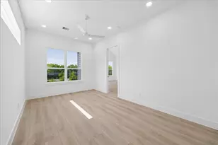 1421 E 36th St, Houston, TX 77022 - Photo 11