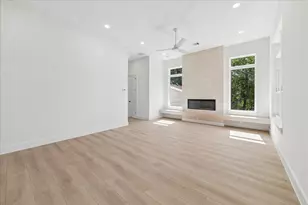 1421 E 36th St, Houston, TX 77022 - Photo 3