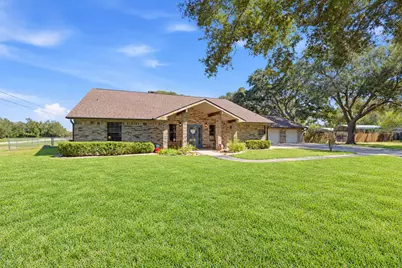 2012 Wilson Road, El Campo, TX 77437 - Photo 3