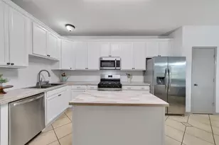 1056 Cabot Cove, Dickinson, TX 77539 - Photo 11