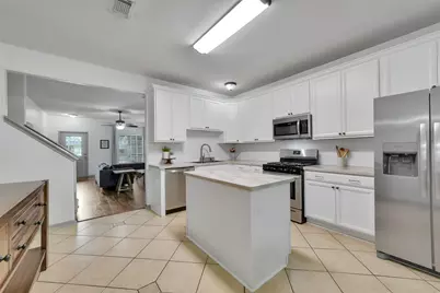 1056 Cabot Cove, Dickinson, TX 77539 - Photo 9