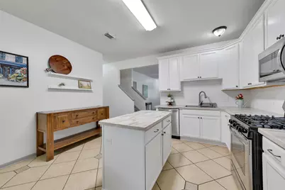 1056 Cabot Cove, Dickinson, TX 77539 - Photo 9