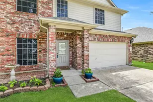 1056 Cabot Cove, Dickinson, TX 77539 - Photo 3