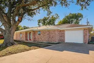 3416 Walnut Dr, Bay City, TX 77414 - Photo 5