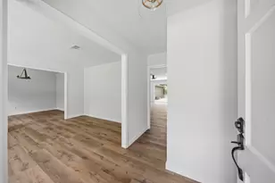 5926 Warm Springs Rd, Houston, TX 77035 - Photo 7