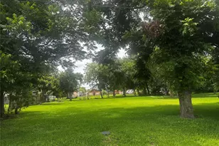 908 Chestnut St, La Marque, TX 77568 - Photo 1