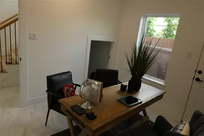 717 W Marcella Street #B, Houston, TX 77091 - Photo 3