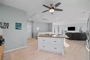 9605 Teichman Rd, Galveston, TX 77554 - Photo 27