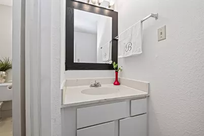 9435 Pagewood Lane, Houston, TX 77063 - Photo 15