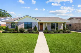 6730 Lindyann Ln, Houston, TX 77008 - Photo 1